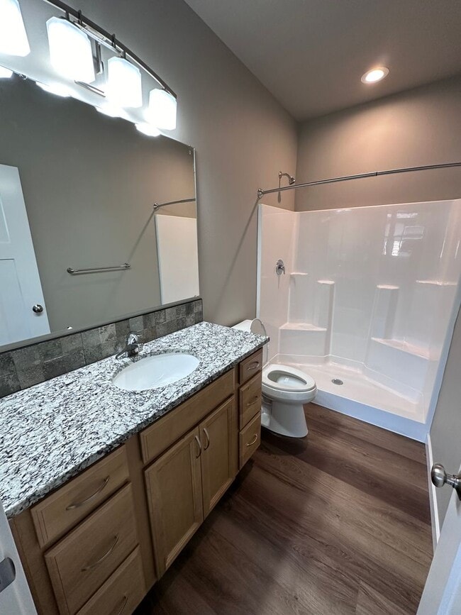 Building Photo - 4 Bedroom / 4 bath New Townhome. Every bedroom is its own Master Suite with your own full bathroo...