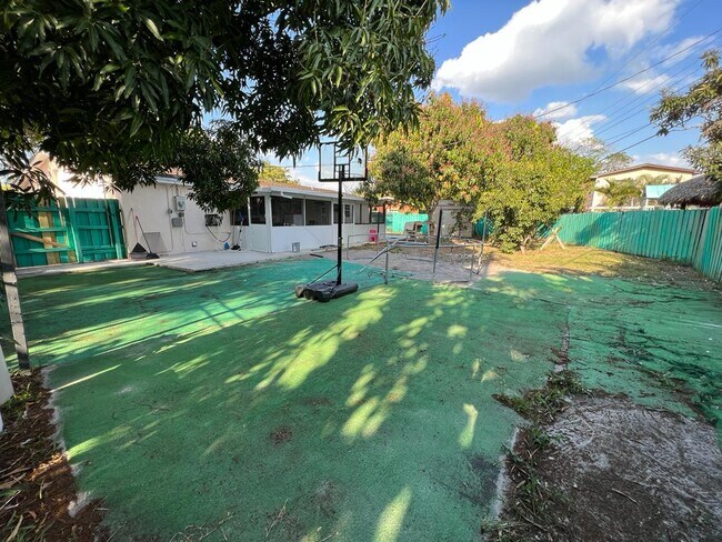 Building Photo - 6870 SW 5th Ct