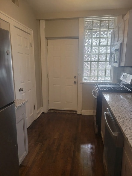 Building Photo - 7918 S Essex Ave