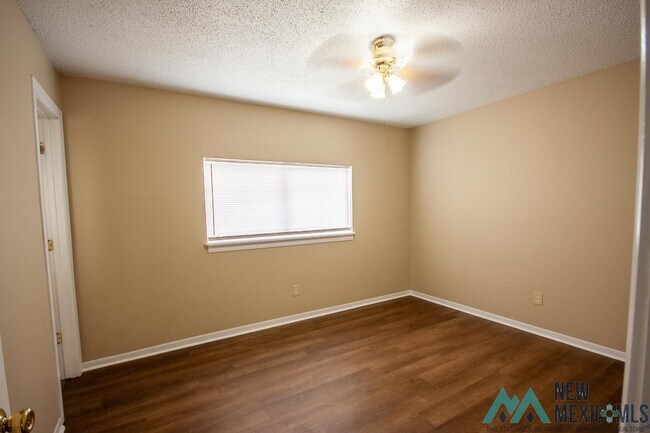 Building Photo - 1704 Laura Ln