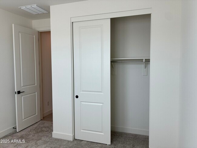 Building Photo - 17778 W Crawfordsville Dr