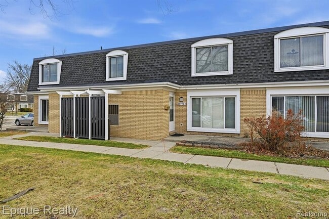 Building Photo - 29792 City Center Dr