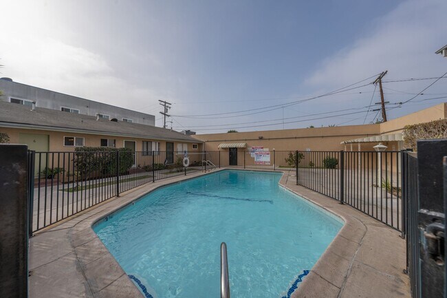 Building Photo - 803 Java Ave Inglewood, CA 90301