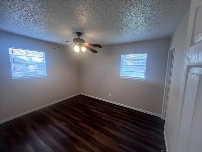 Building Photo - 1301 White Rd
