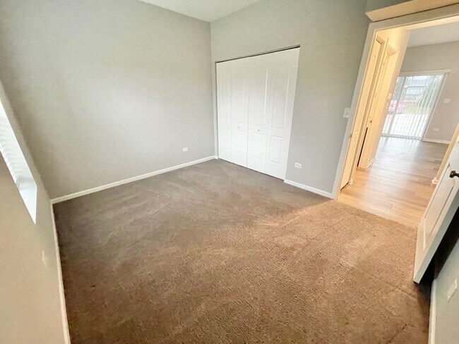 Building Photo - 809 E Main St