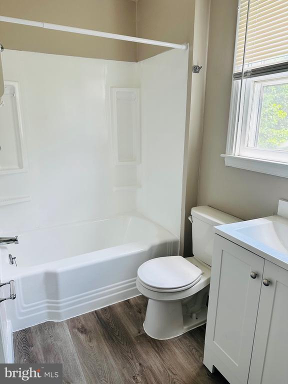 Building Photo - 3201 Wisteria Ave