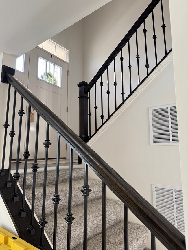 Building Photo - 1654 Bentz Way