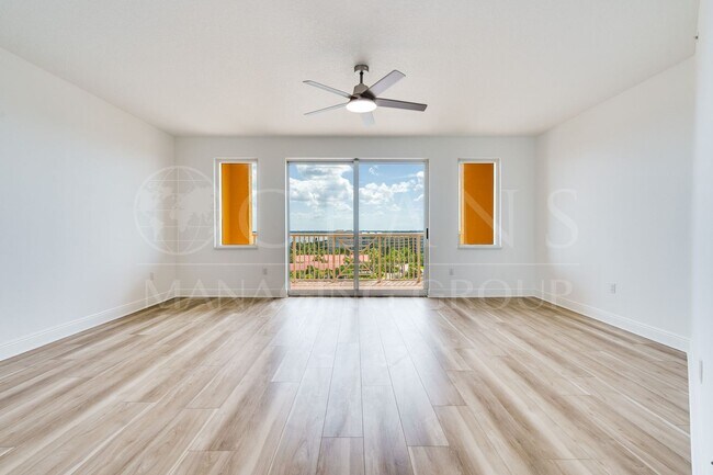 Building Photo - Breathtaking 3 Bedroom Daytona Beach Shore...