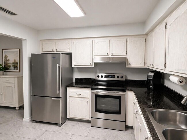 Building Photo - 1706 Belleair Forest Dr