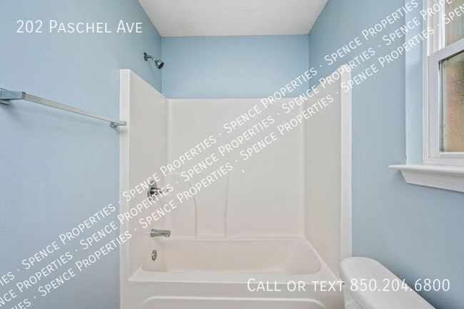 Building Photo - 202 Paschel Ave