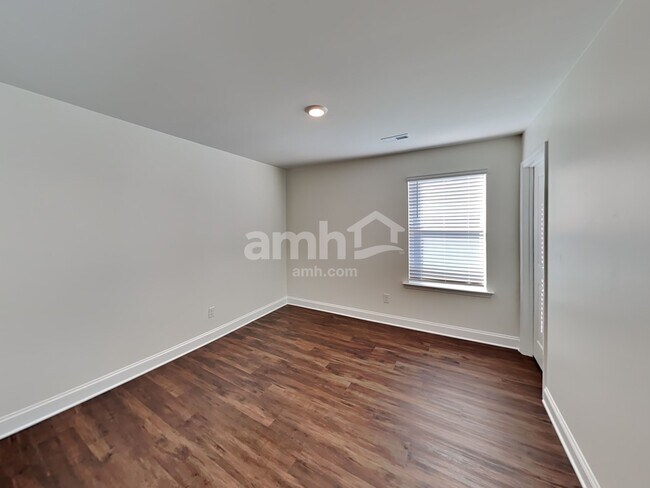 Building Photo - 616 Rivermist Dr