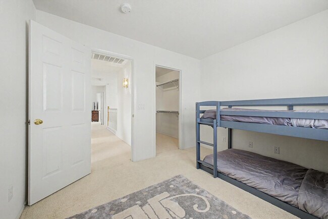 Building Photo - 7464 W Potter Dr