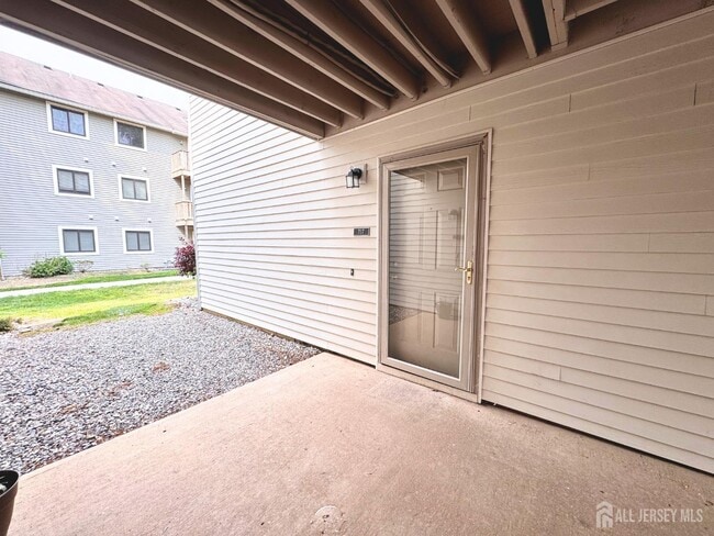 Building Photo - 707 Ravens Crest Dr