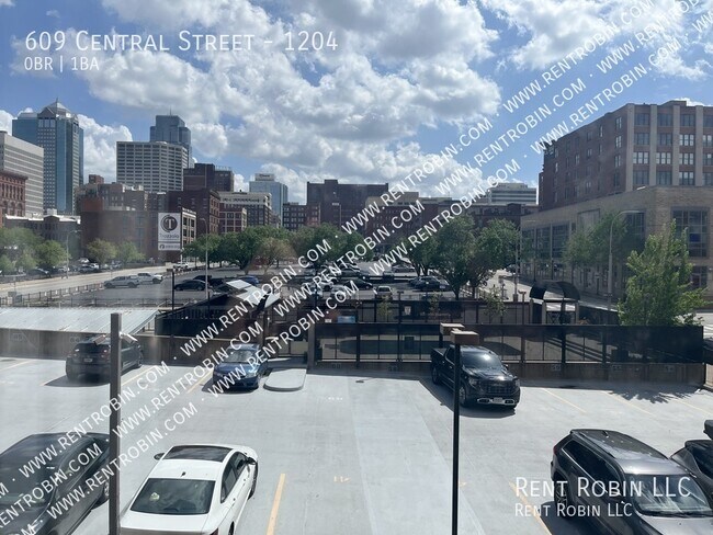 Building Photo - 609 Central St