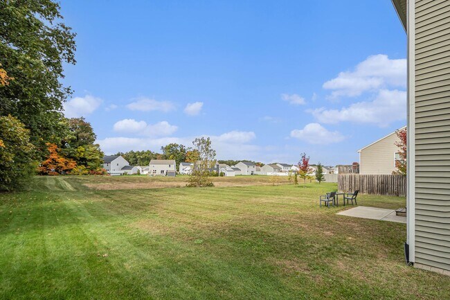 Building Photo - Immediate Occupancy Available!