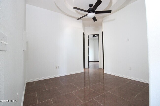 Building Photo - 561 Agua De Mar