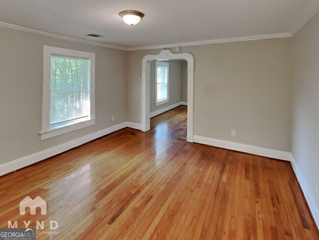 Building Photo - 1337 S Hairston Rd