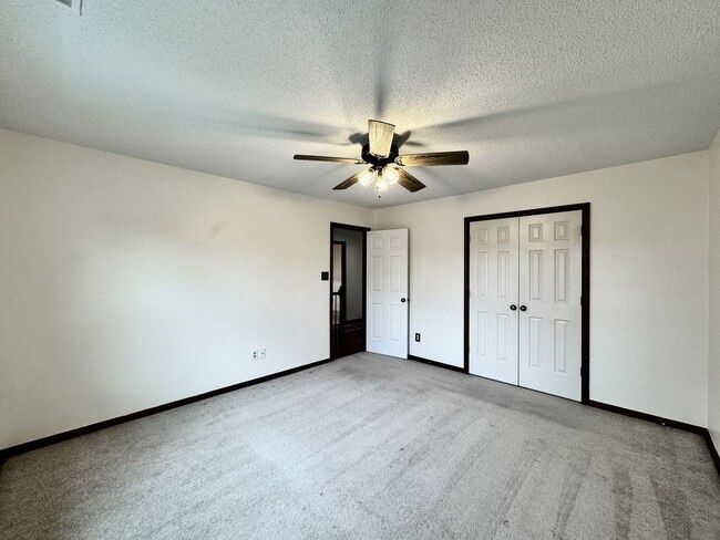 Building Photo - Ready NOW! A 4/2.5 in Glenwood! A Pet Friendly Home w/a HUGE Fenced Yard, Attached Garage!