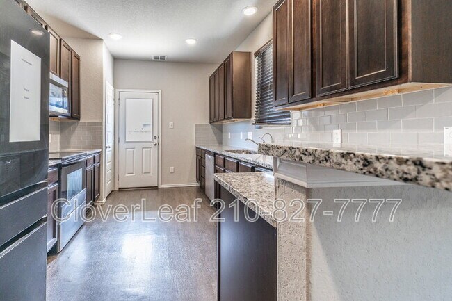 Building Photo - 2450 Dry Moss Way