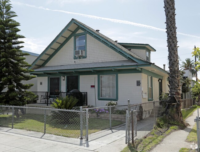 Primary Photo - 2557-2563 Pasadena Ave