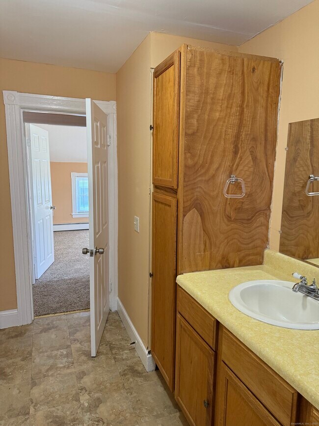 Building Photo - 10 Wilford Ct