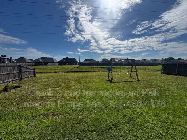 Building Photo - 115 Rue Chateau Royal Dr