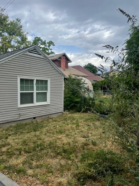 Building Photo - 1347 S 900 E