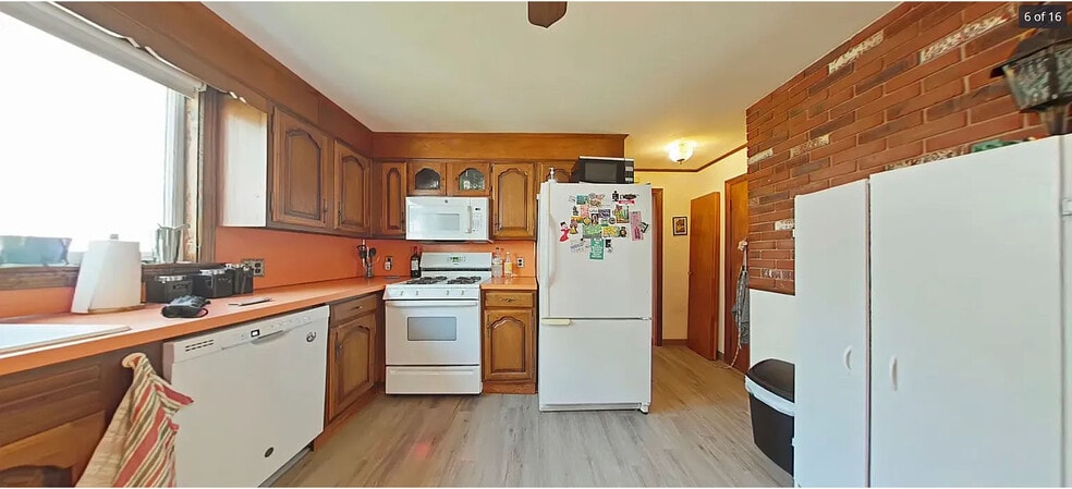 Building Photo - 161 Otis St