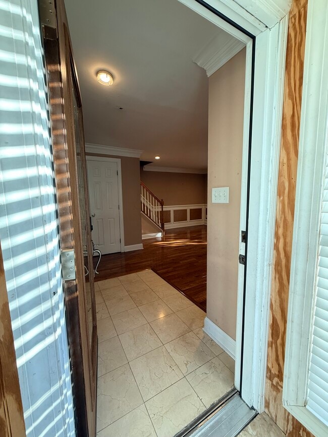 Building Photo - 3808 Ronnald Dr