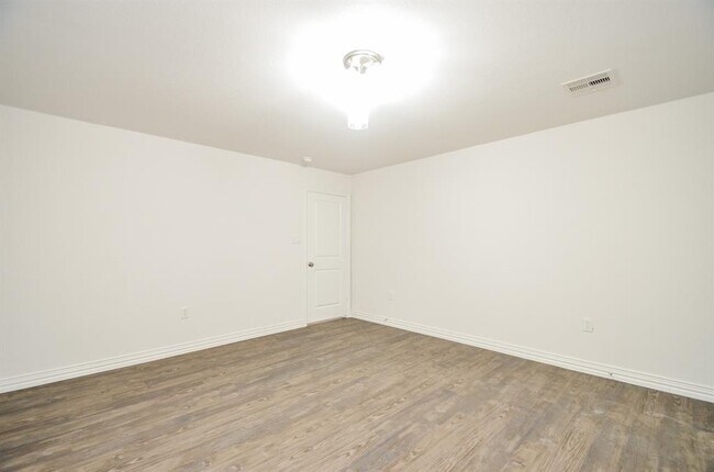 Building Photo - 6514 Fraser Pt Ct