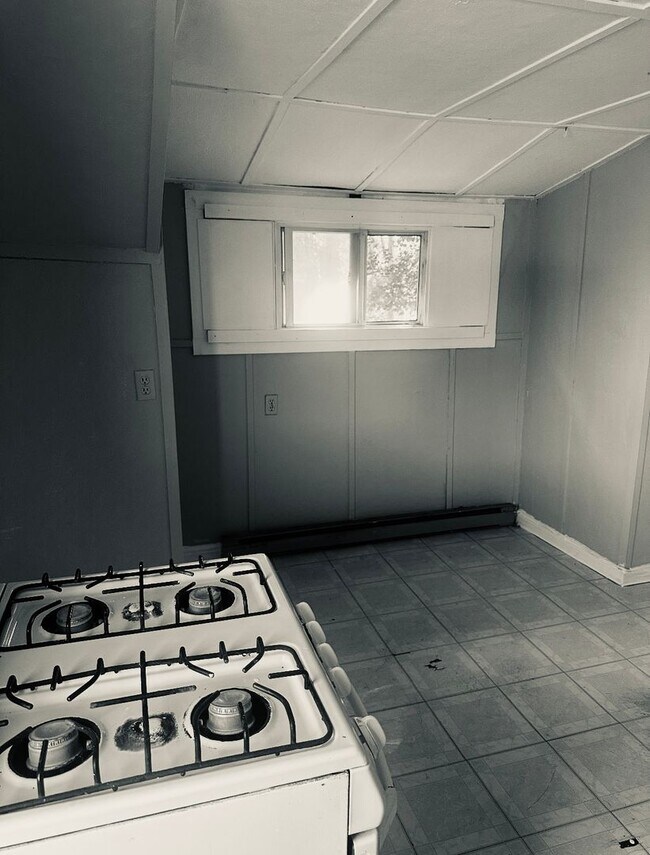 Building Photo - 14 103rd St