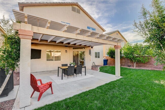 Building Photo - 10988 Salernes St