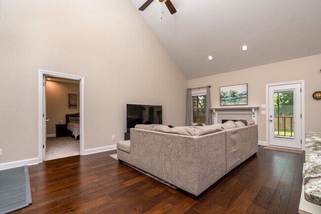 Building Photo - Beautiful 4-Bedroom Home with Bonus Room