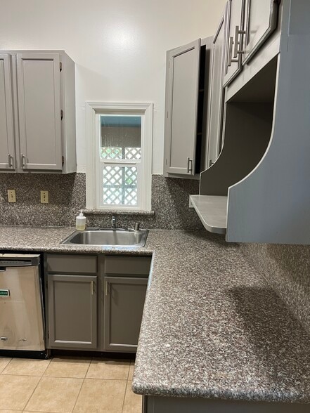 Building Photo - 2708 Channing Way