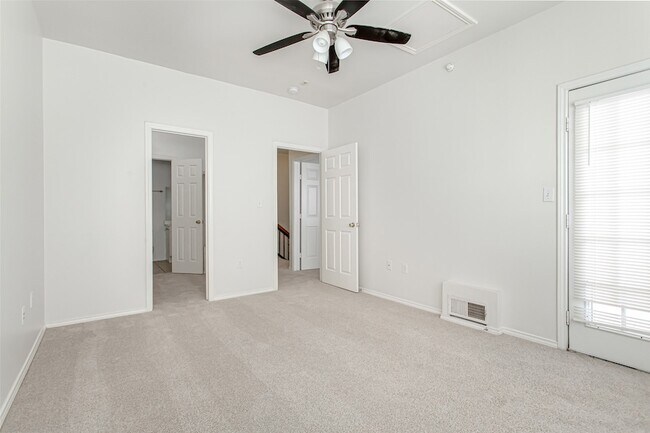 Building Photo - 4713 Virginia Ave