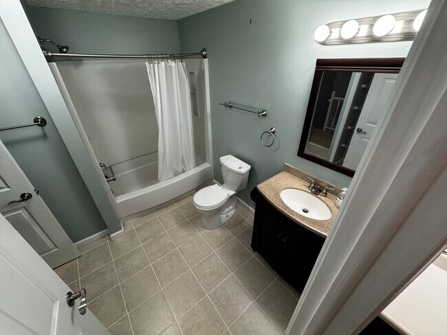 Building Photo - 3226 Split Oak Ct