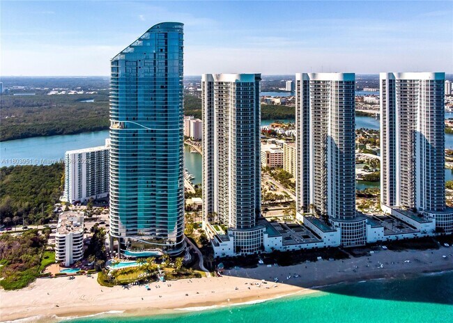 Building Photo - 15701 Collins Ave