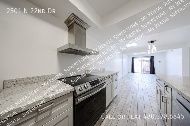 Building Photo - 2501 N 22nd Dr