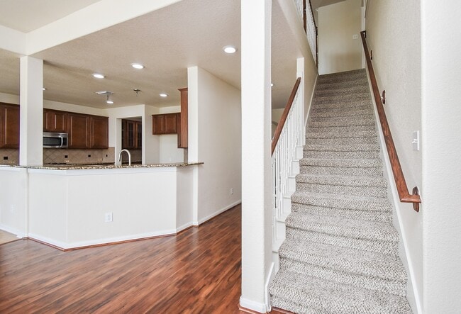 Building Photo - 6203 Ledger Ln