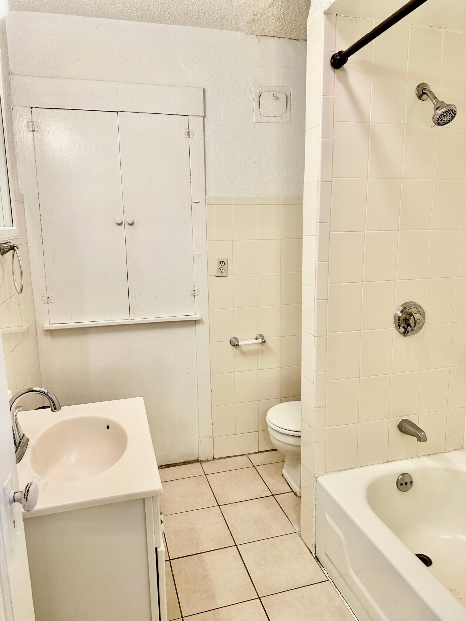 Building Photo - 330 St Paul St