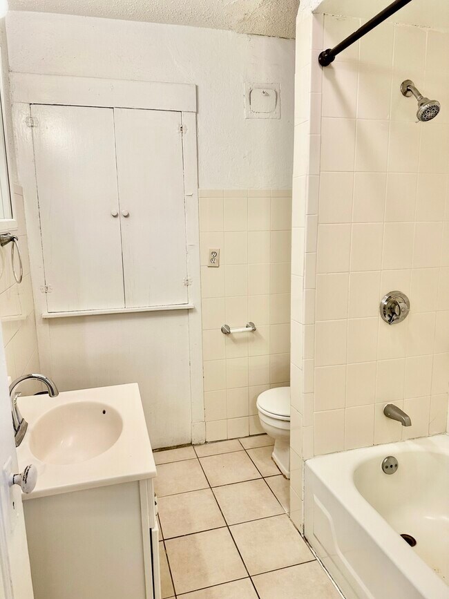 Building Photo - 330 St Paul St