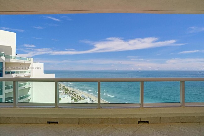 Building Photo - 101 S Fort Lauderdale Beach Blvd