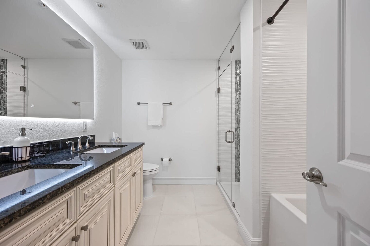 Building Photo - 605 Kemp St