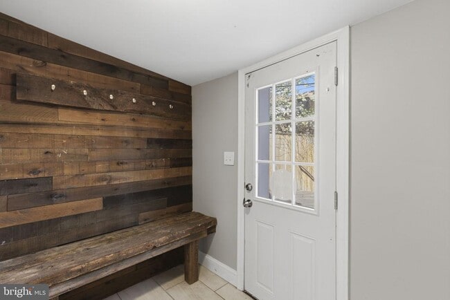 Building Photo - 513 Scott St