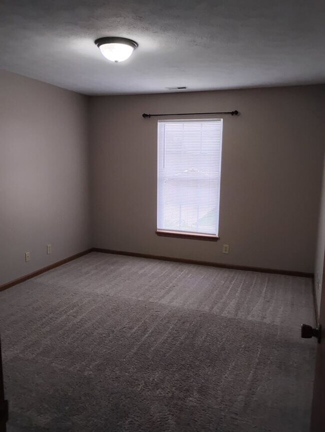 Building Photo - 3280 Hopkins Ct