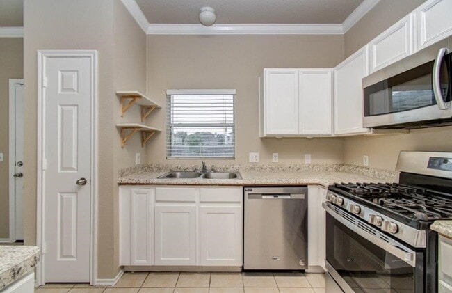 Building Photo - 6131 Scotchwood Dr