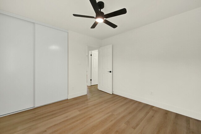 Building Photo - 620 Military E