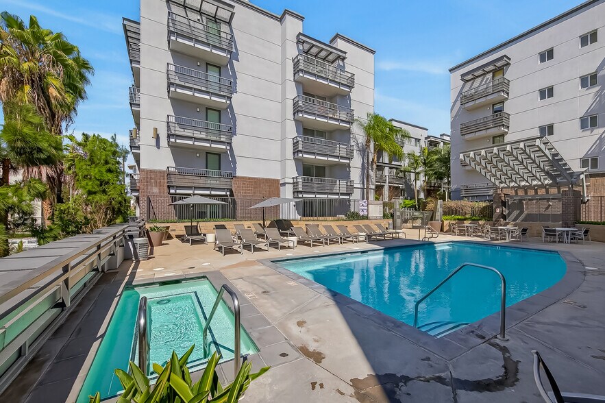 Building Photo - 629 Traction Ave