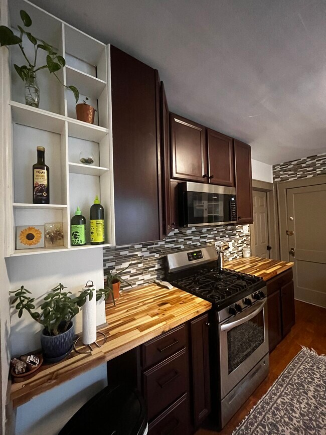 Building Photo - 432 Tennyson Ave