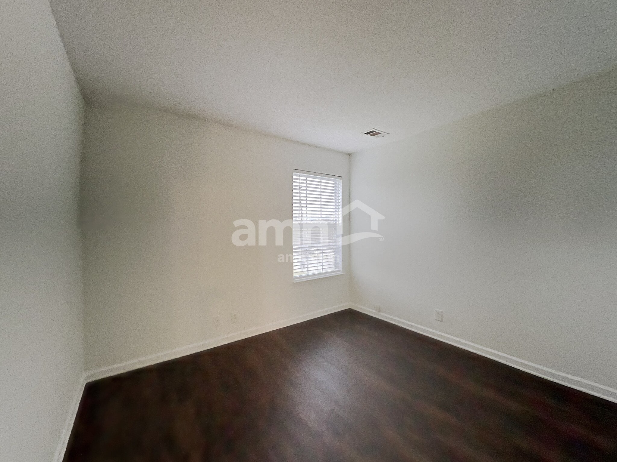 Building Photo - 2805 River Bend Dr